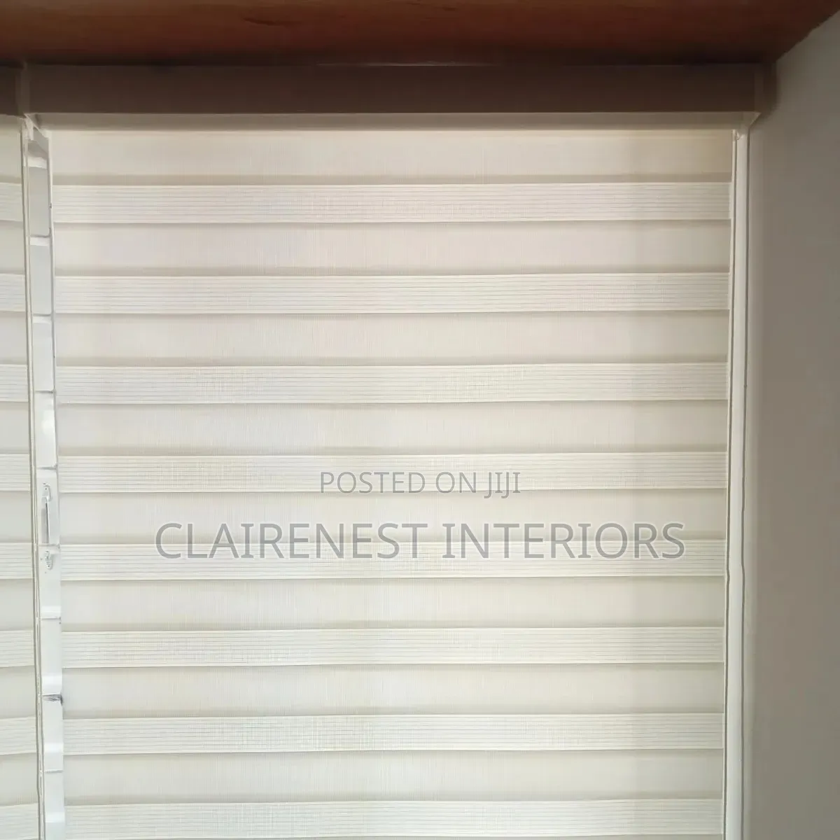 Smart Horizontal Office Blinds for Better Light Management.