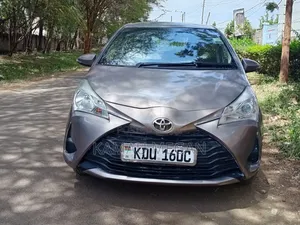 Toyota Vitz 2018 Beige