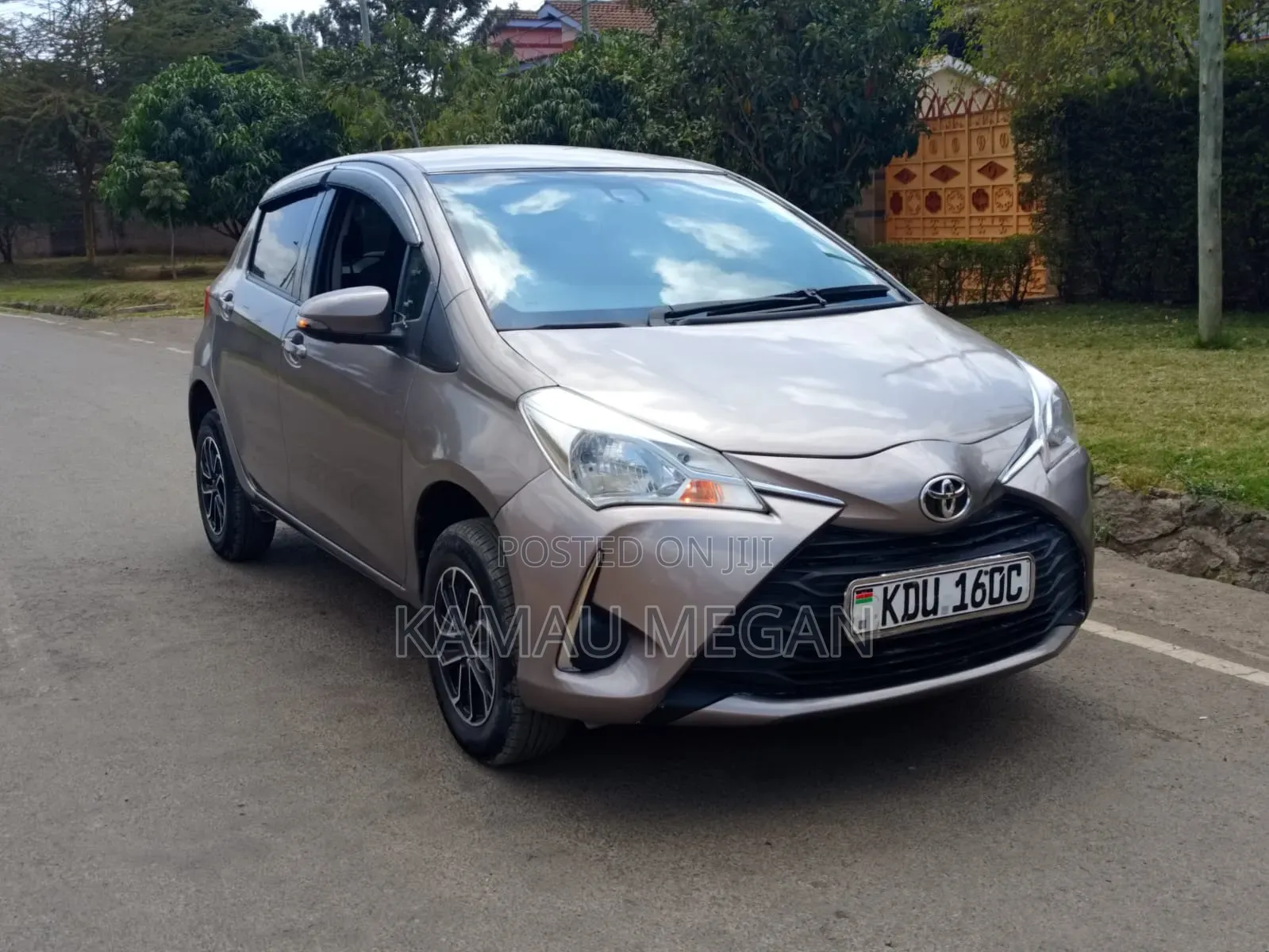 Toyota Vitz 2018 Beige
