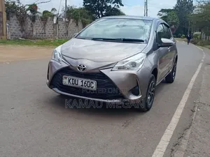 Toyota Vitz 2018 Beige
