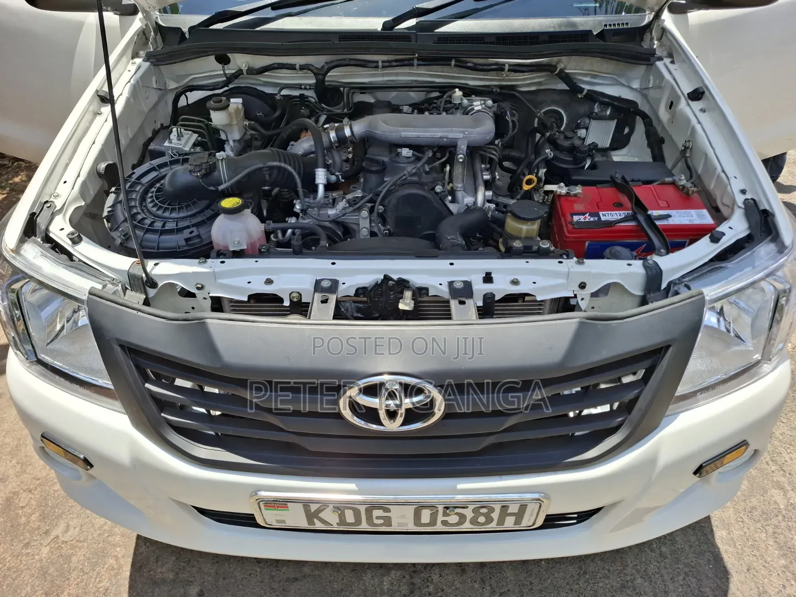 Toyota Hilux 2014 White
