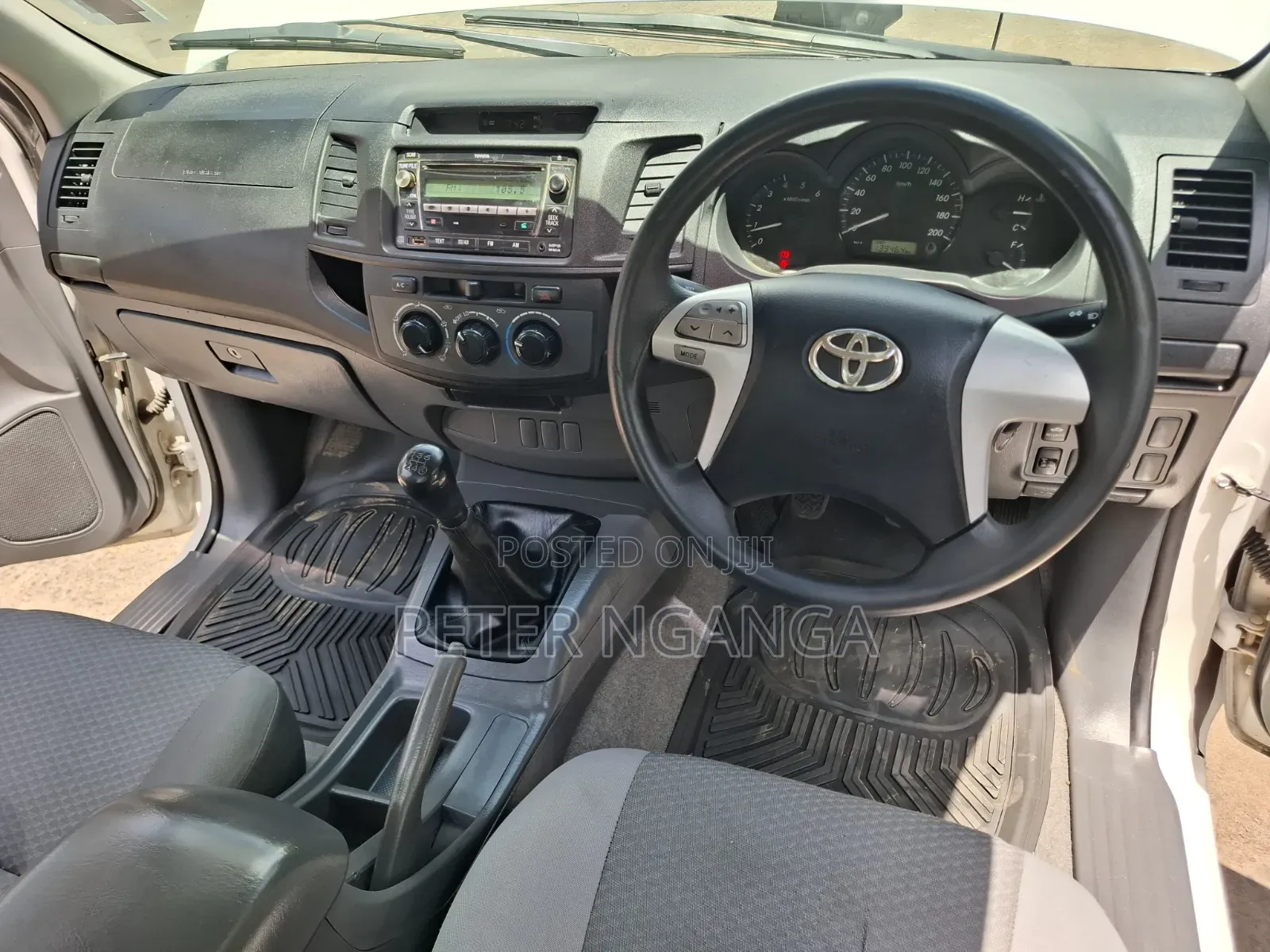 Toyota Hilux 2014 White