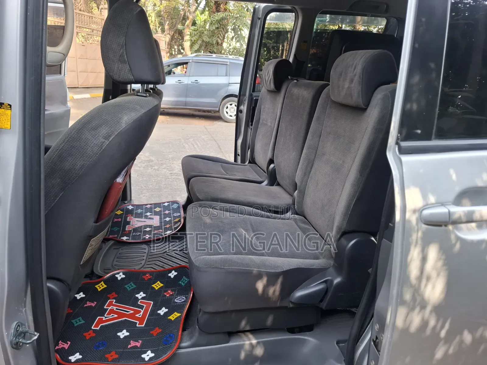 Toyota Noah 2009 Silver