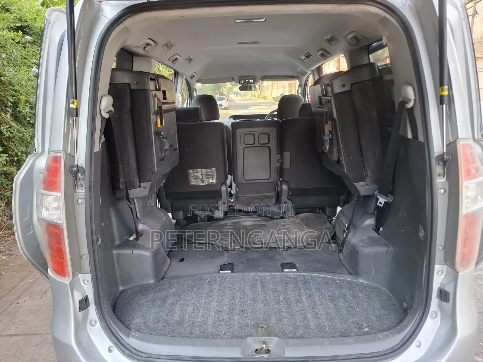 Toyota Noah 2009 Silver