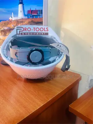 HD White Helmet