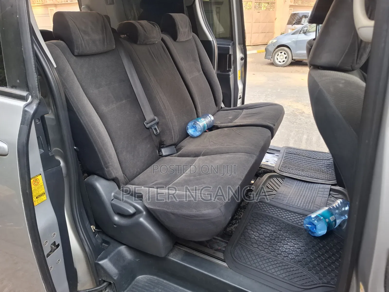 Toyota Voxy 2011 Silver