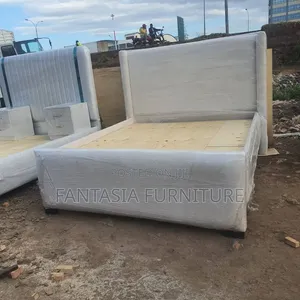Off-White 5 by 6 Bed