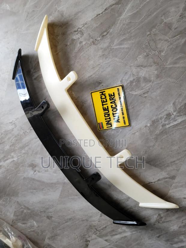 Universal Hatchback Rear Spoiler - thumbnail 2
