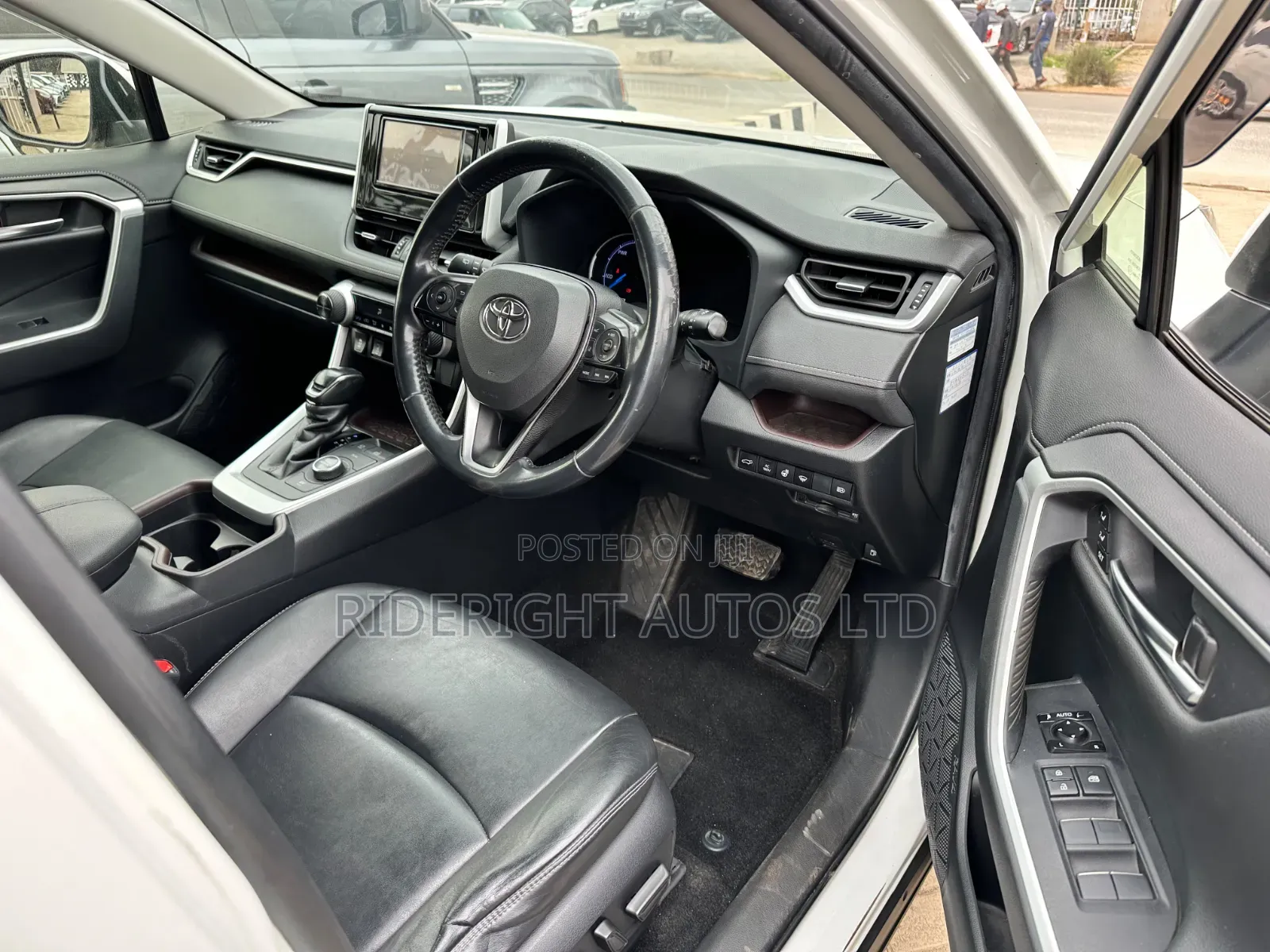 Toyota RAV4 2019 White