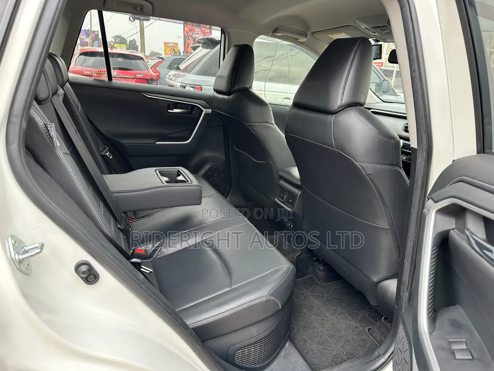 Toyota RAV4 2019 White
