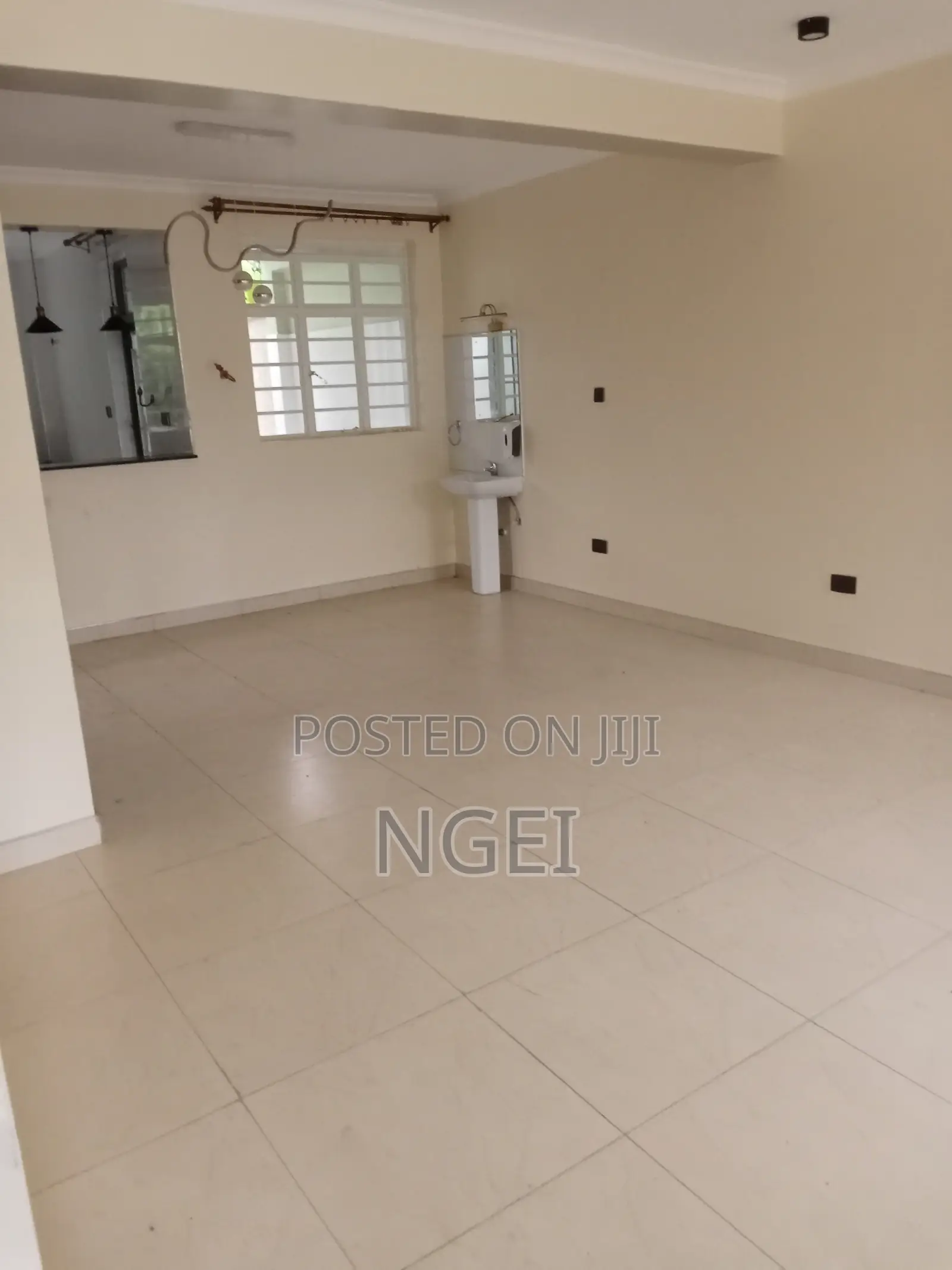 6bdrm House in Garden Court, Ridgeways for rent