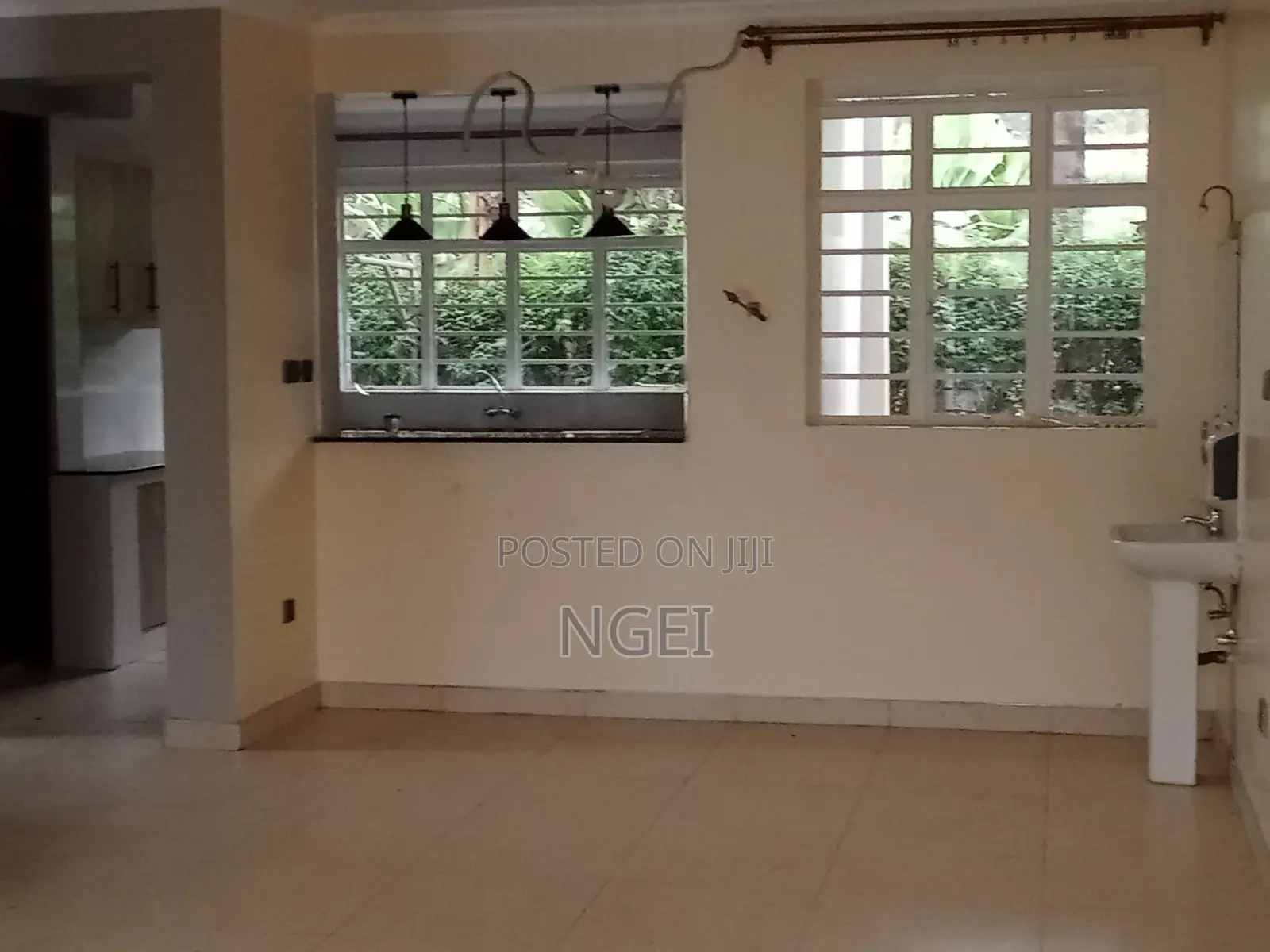 6bdrm House in Garden Court, Ridgeways for rent