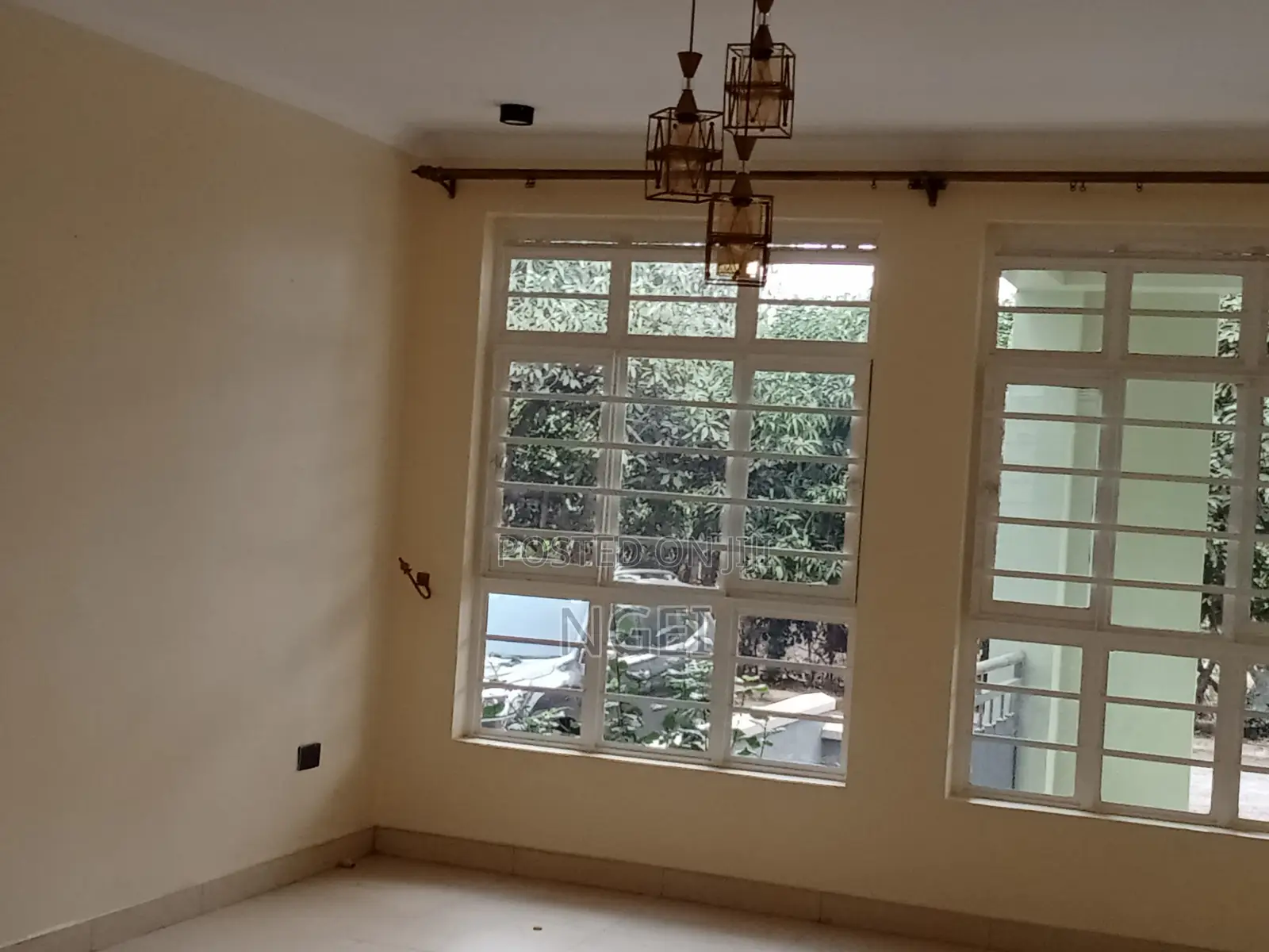 6bdrm House in Garden Court, Ridgeways for rent