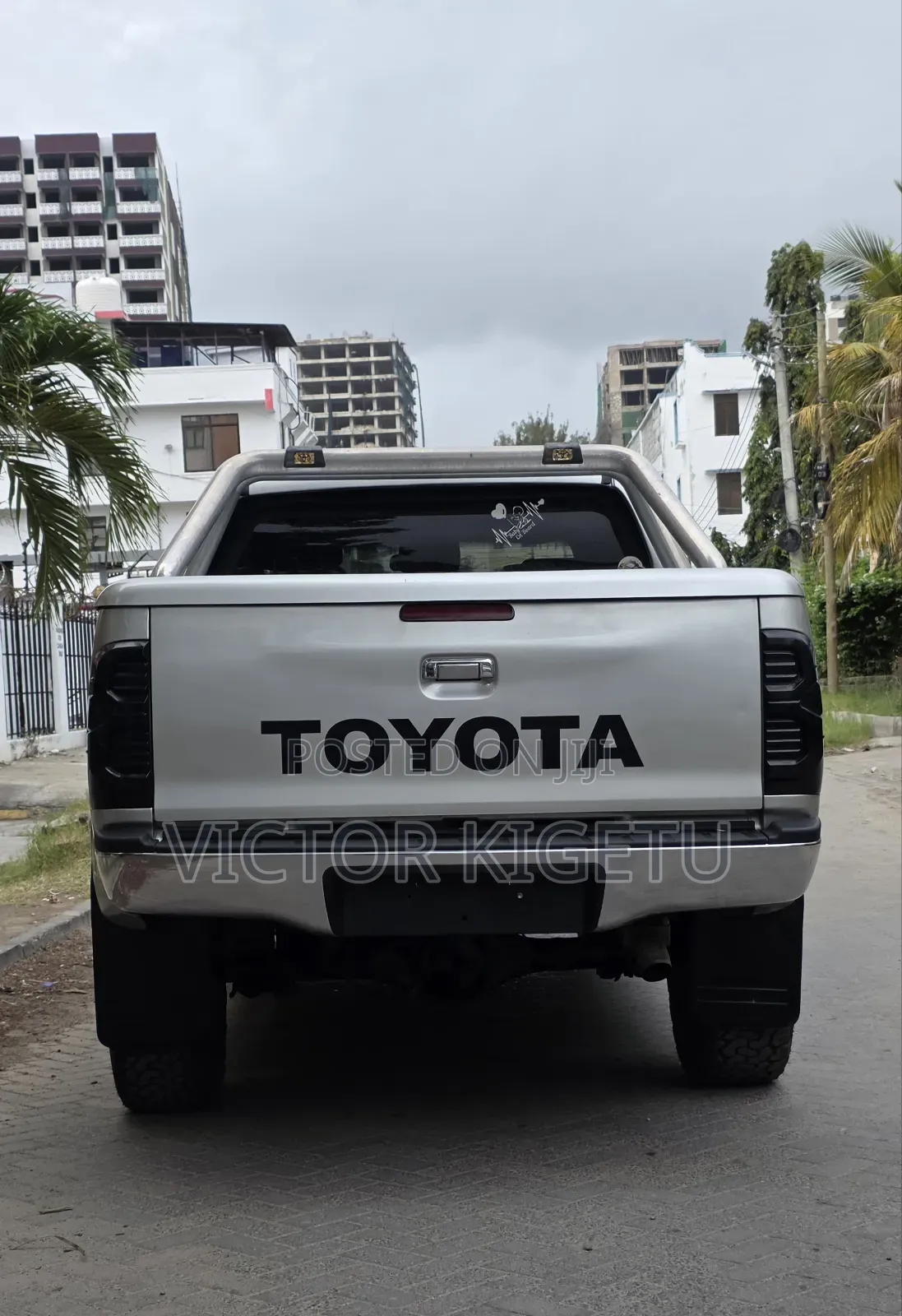 Toyota Hilux 2013 Silver