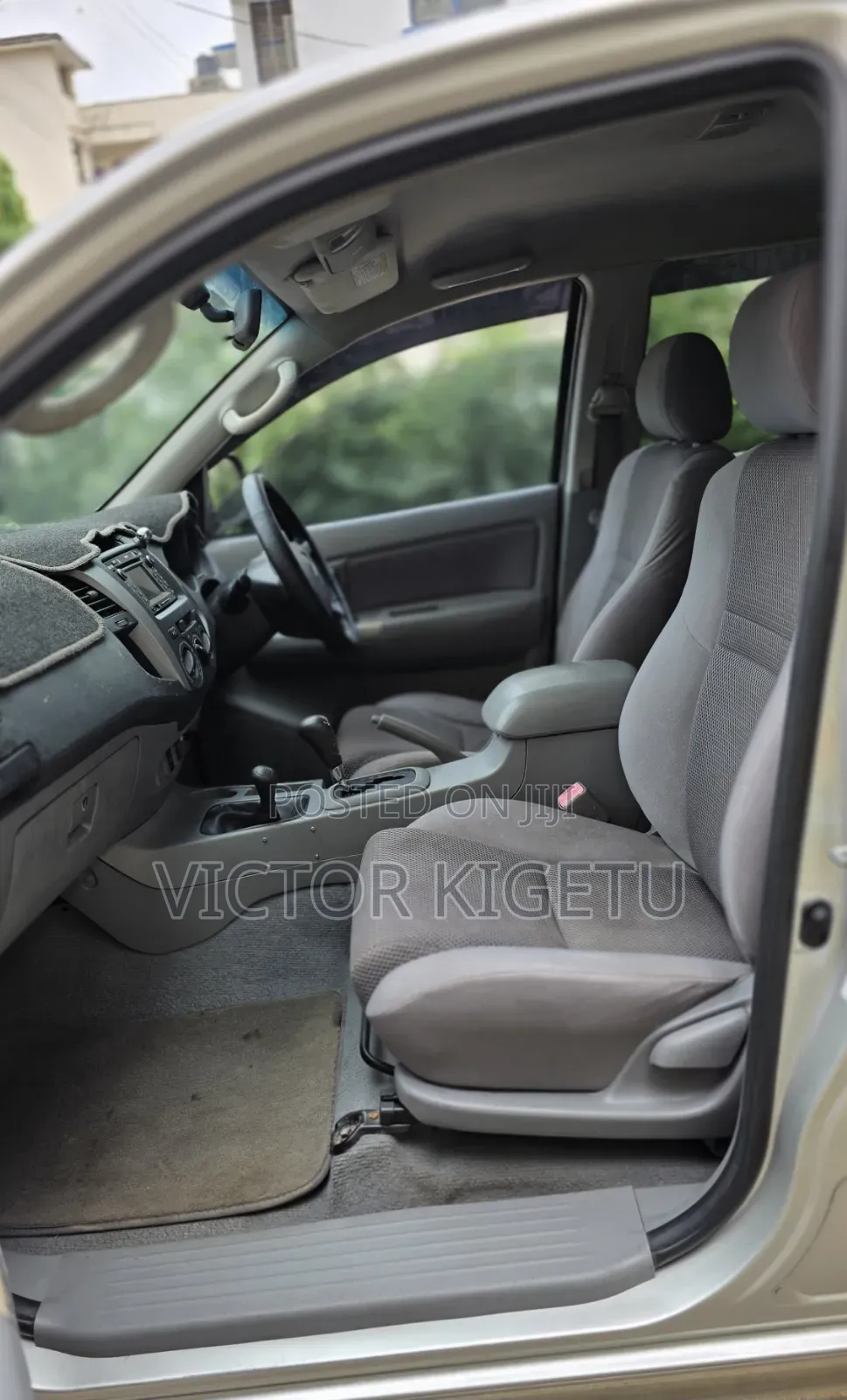Toyota Hilux 2013 Silver