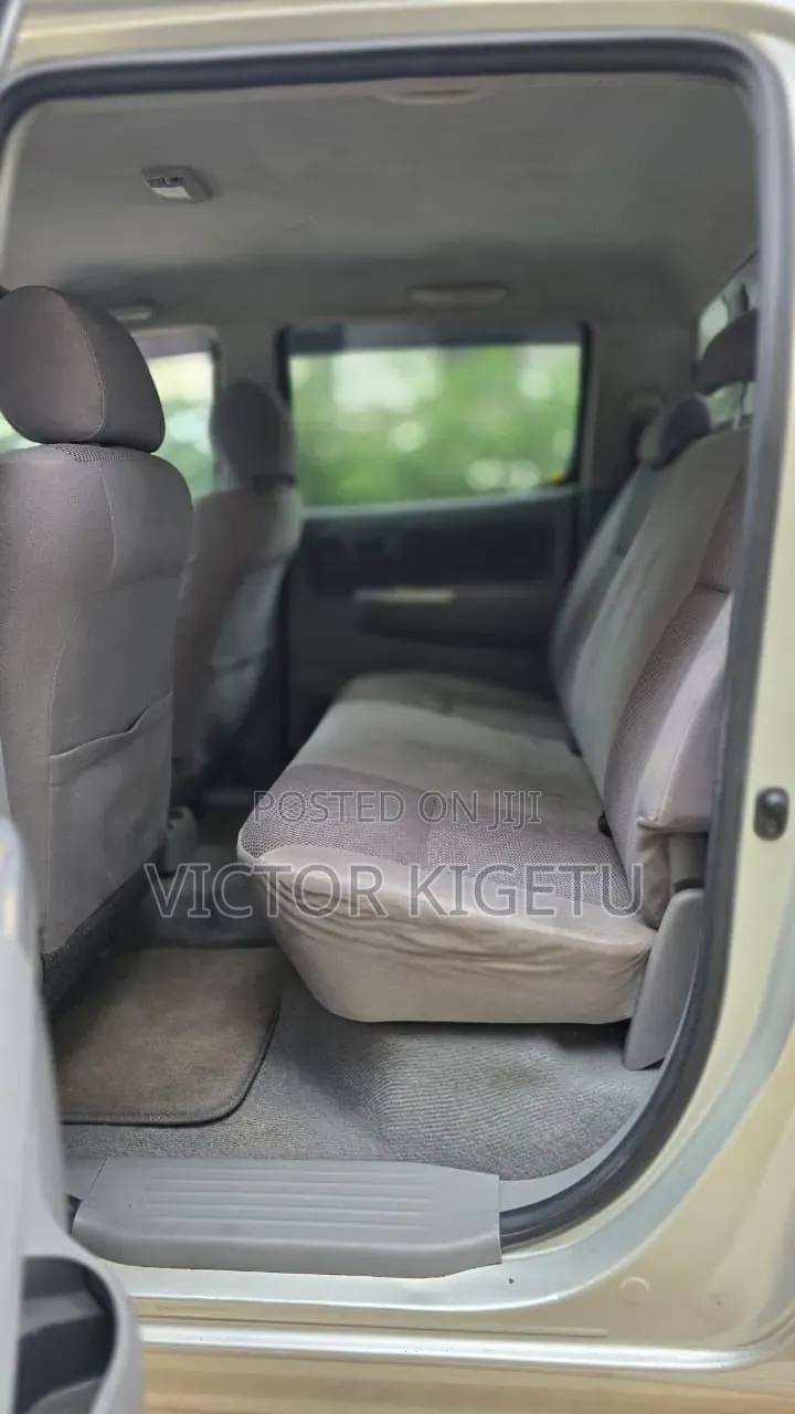 Toyota Hilux 2013 Silver