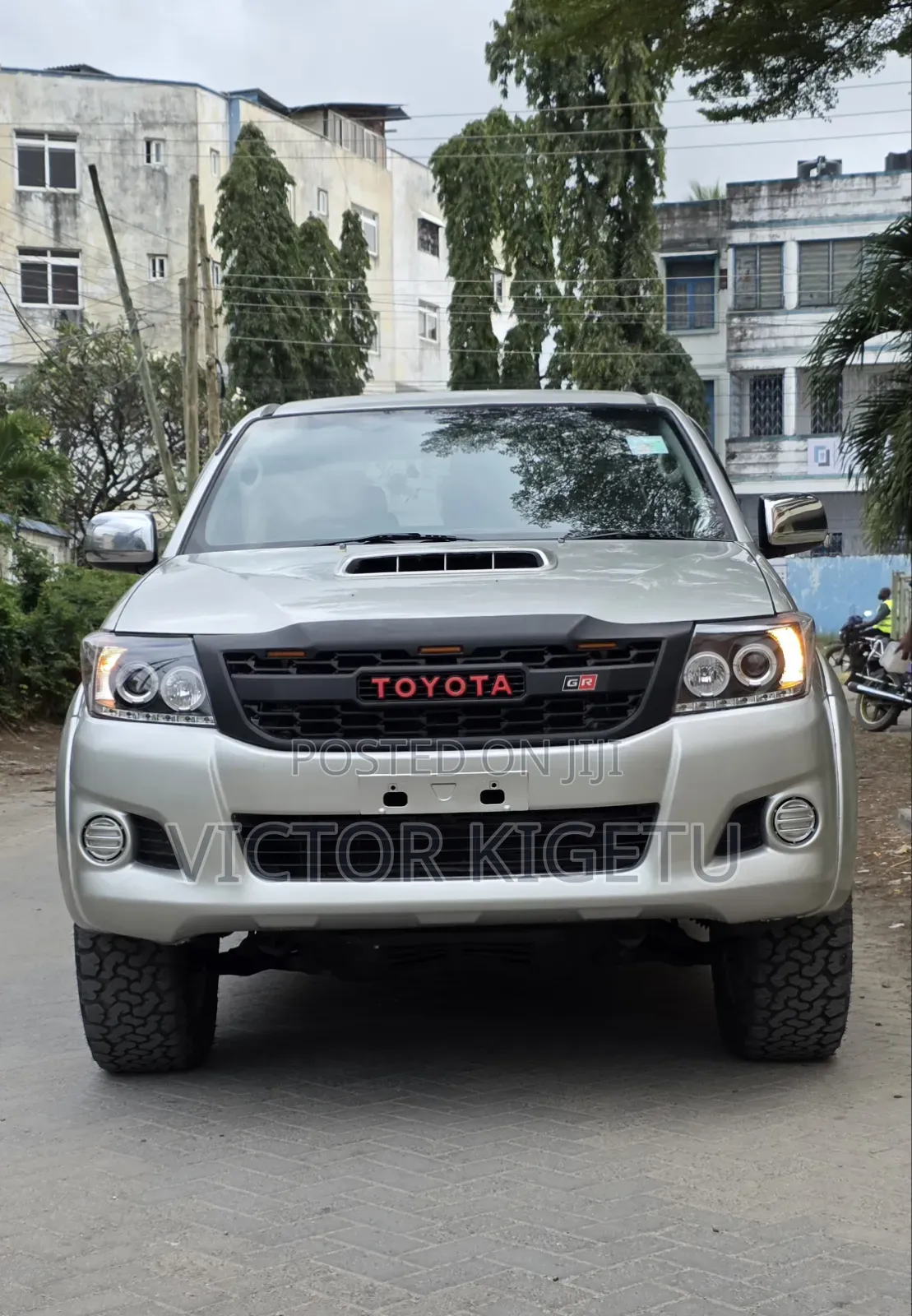 Toyota Hilux 2013 Silver