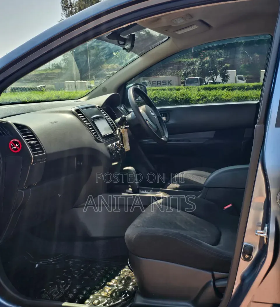 Nissan Wingroad 2015 Blue