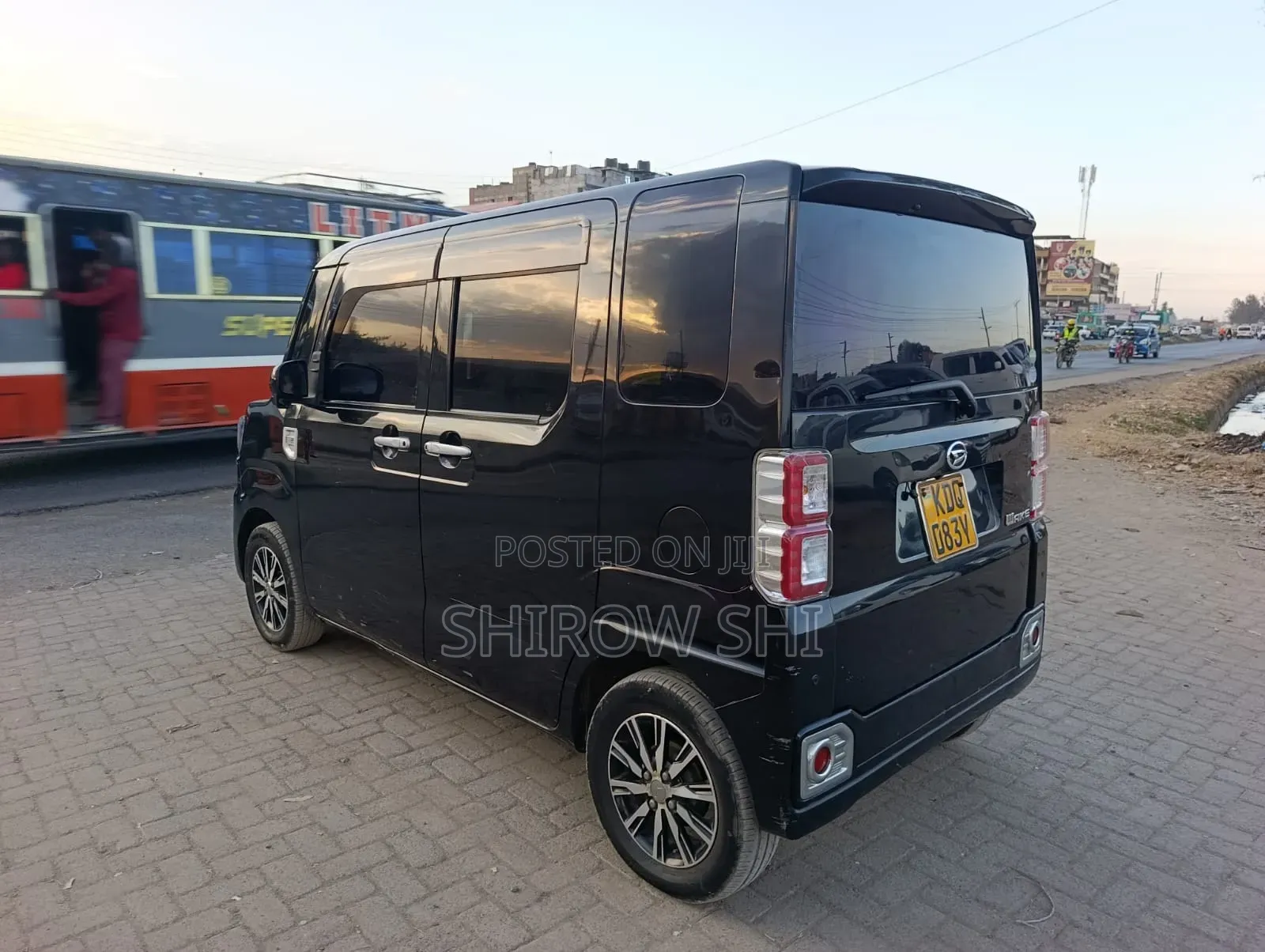 Daihatsu Wake 2017 Black