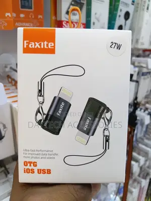 OTG Adapter Lightning to USB-C Converter.