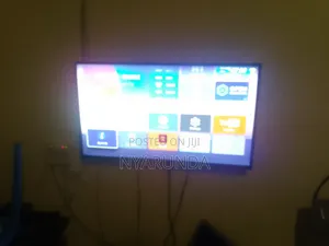 Amtec Smart Android TV 40 Inches Together With a Wall Mount (Used)