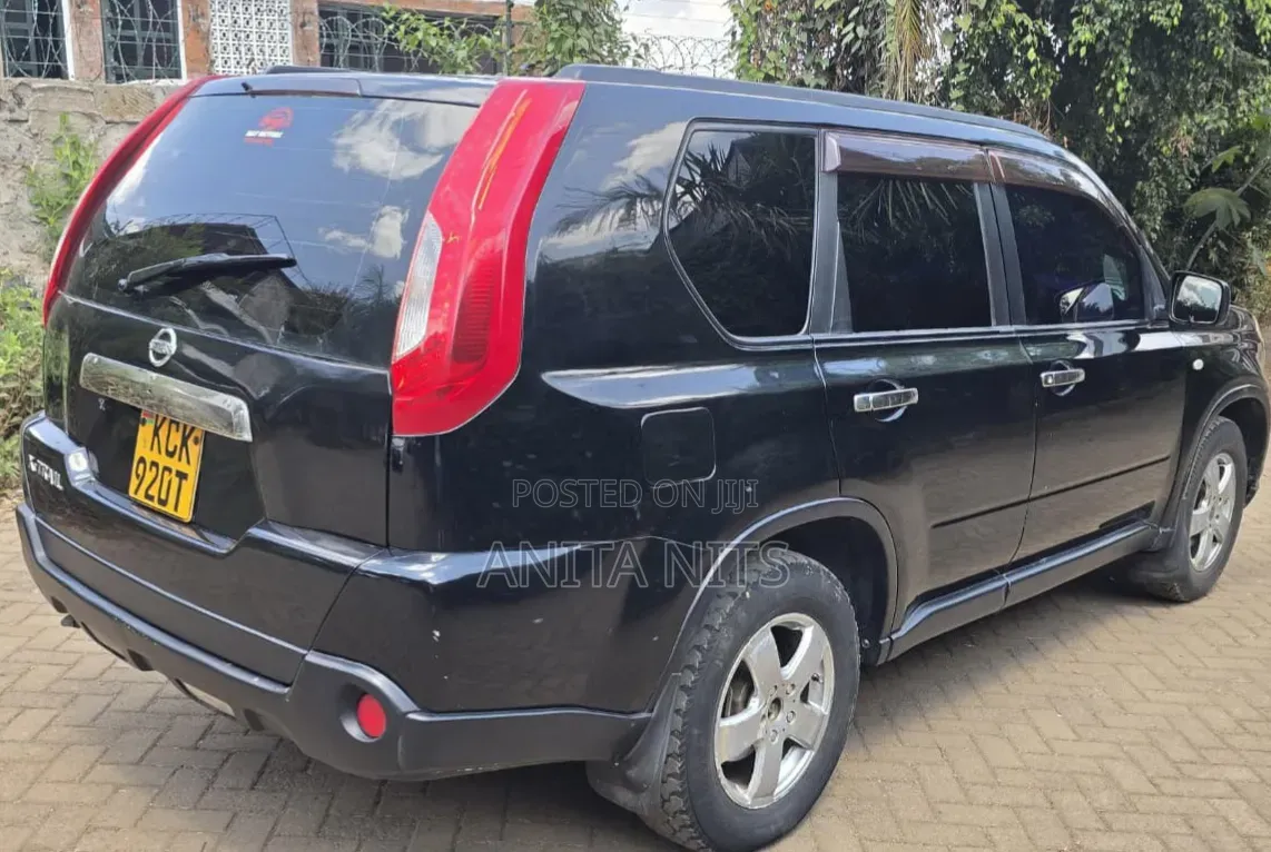 Nissan X-Trail 2010 Black