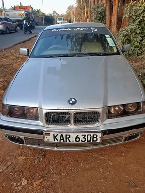 BMW 320i Sedan RWD 1999 Silver