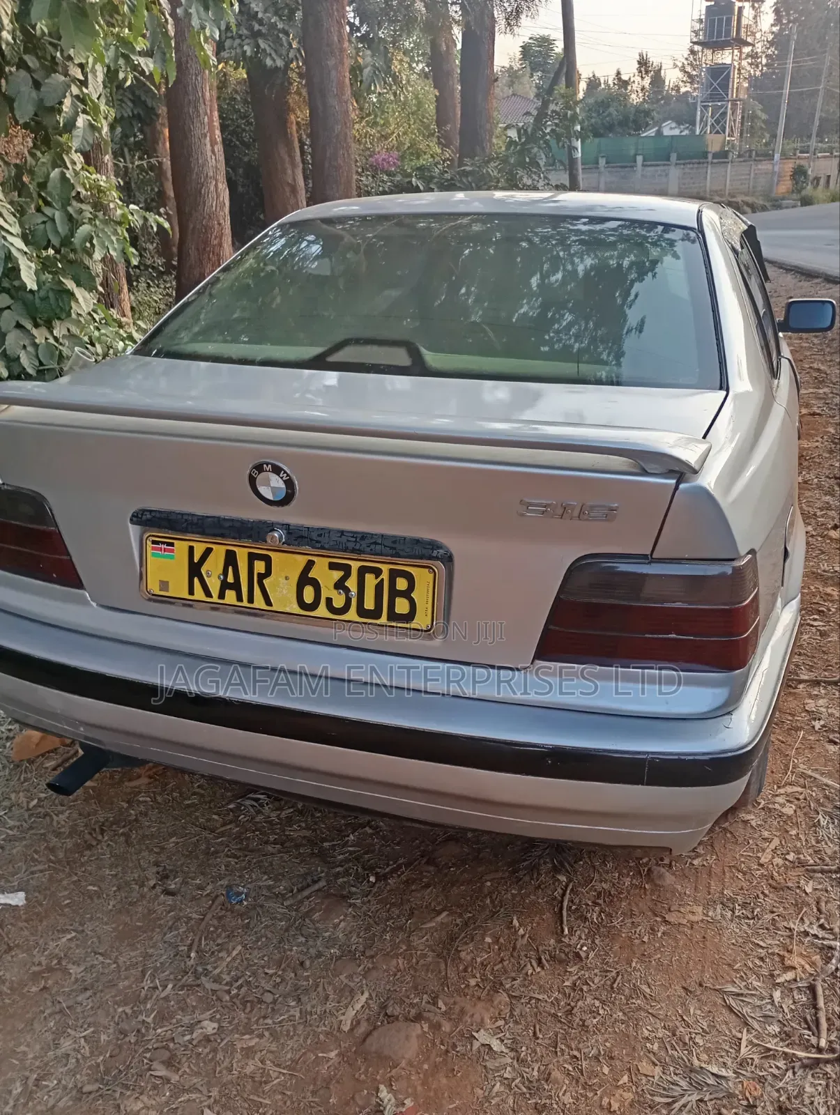 BMW 320i Sedan RWD 1999 Silver