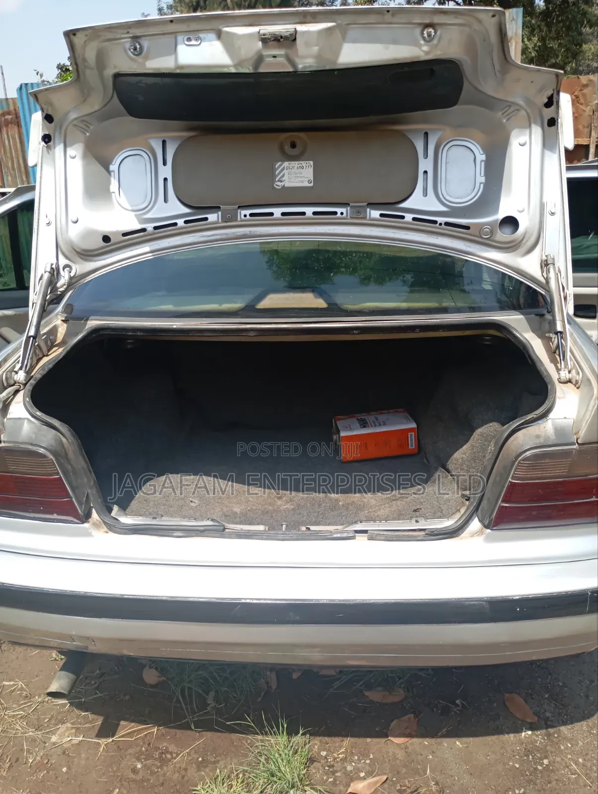 BMW 320i Sedan RWD 1999 Silver