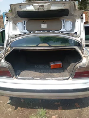 BMW 320i Sedan RWD 1999 Silver