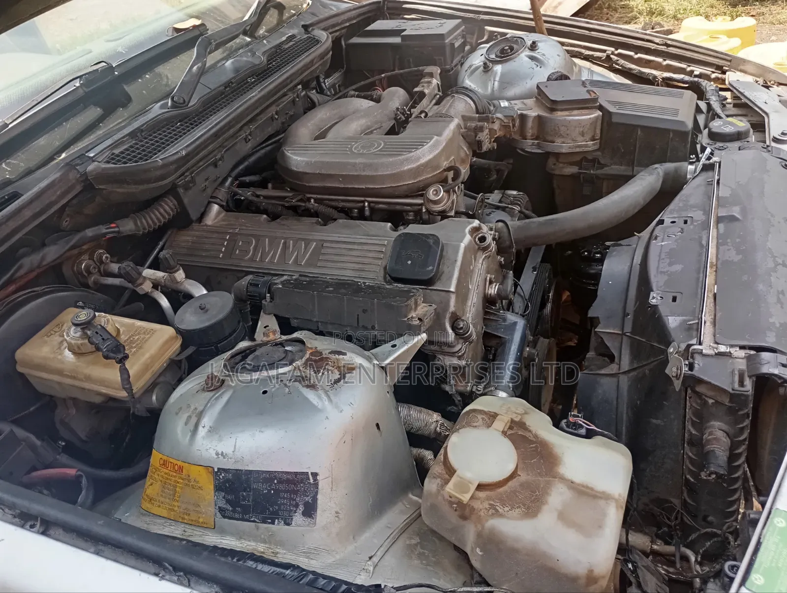 BMW 320i Sedan RWD 1999 Silver
