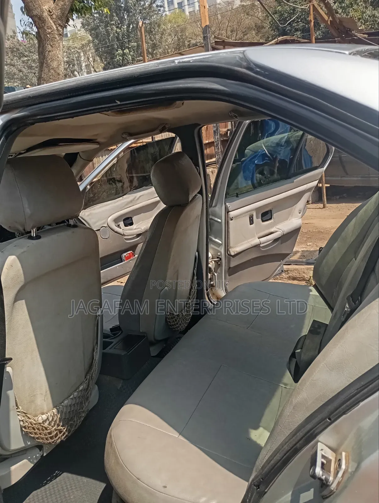BMW 320i Sedan RWD 1999 Silver
