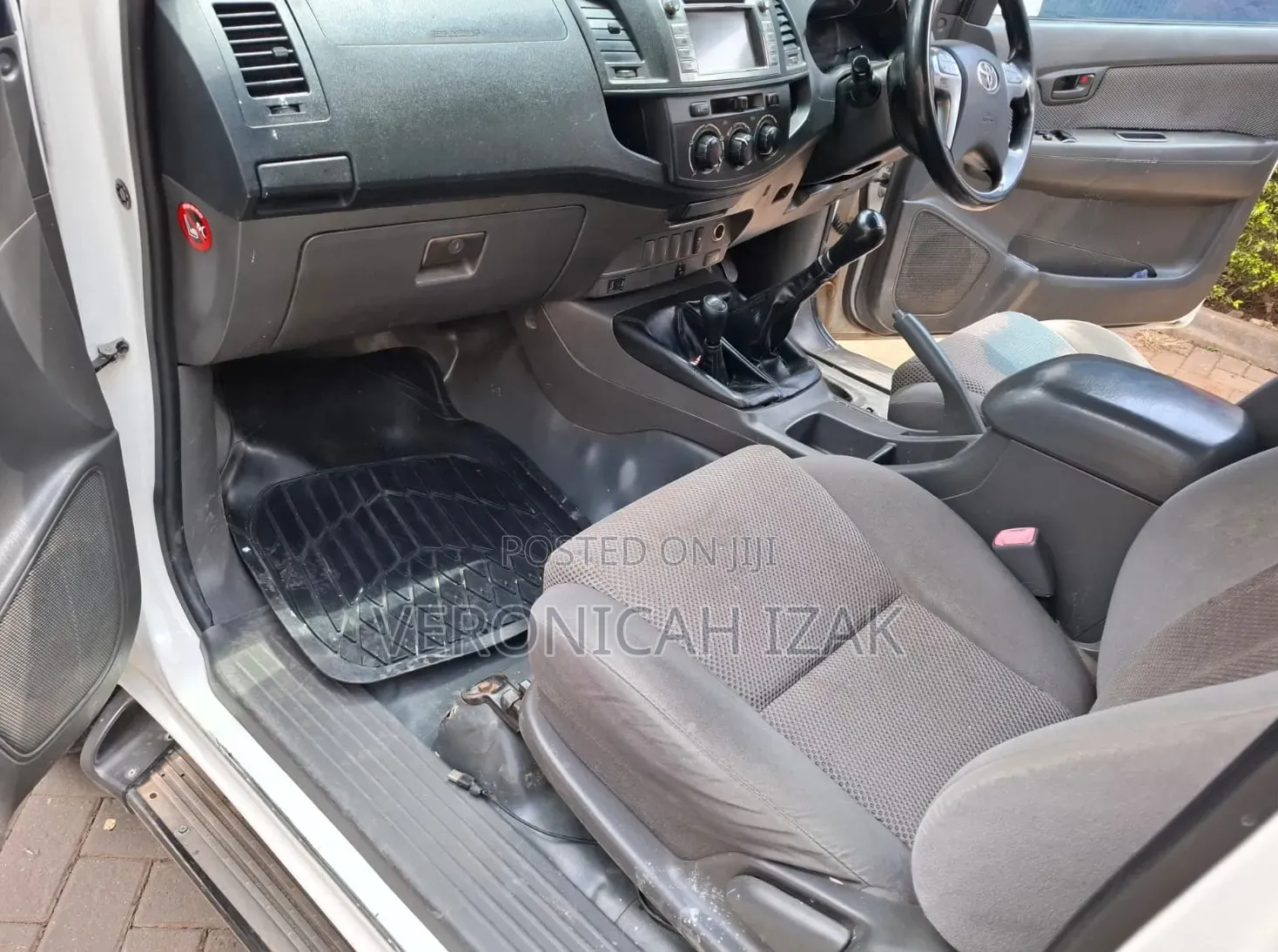 Toyota Hilux 2014 White