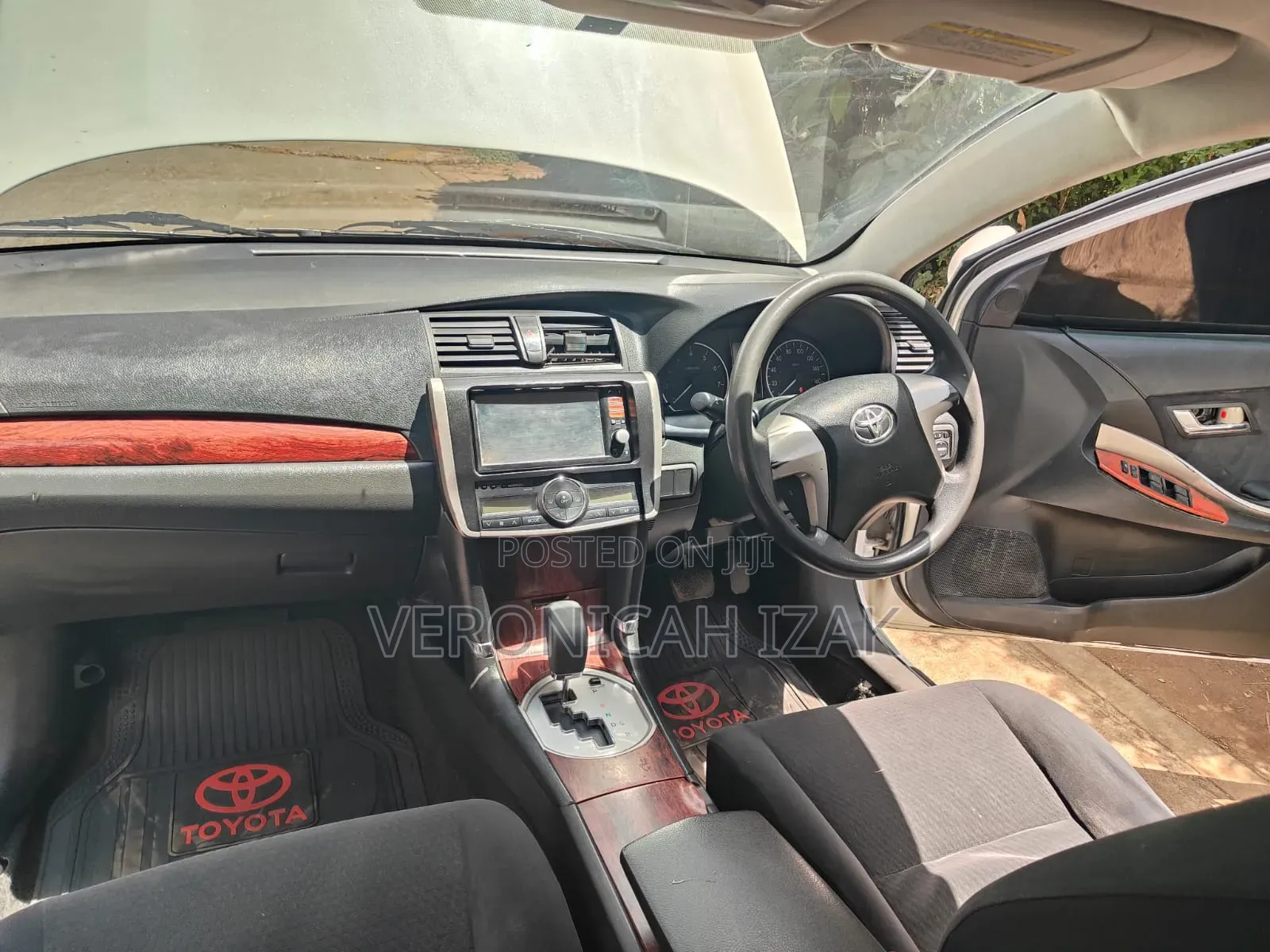 Toyota Premio 2010 White