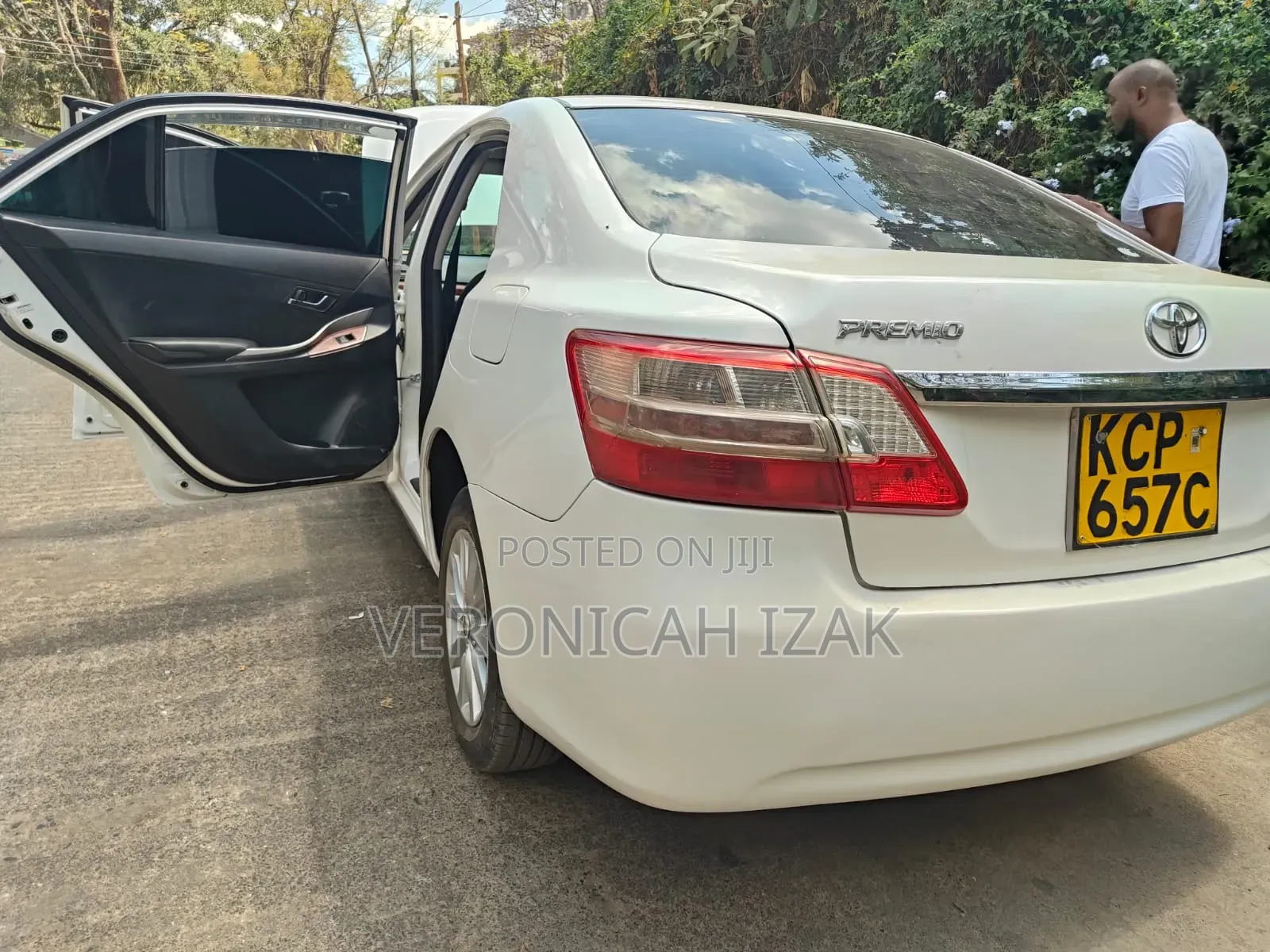 Toyota Premio 2010 White