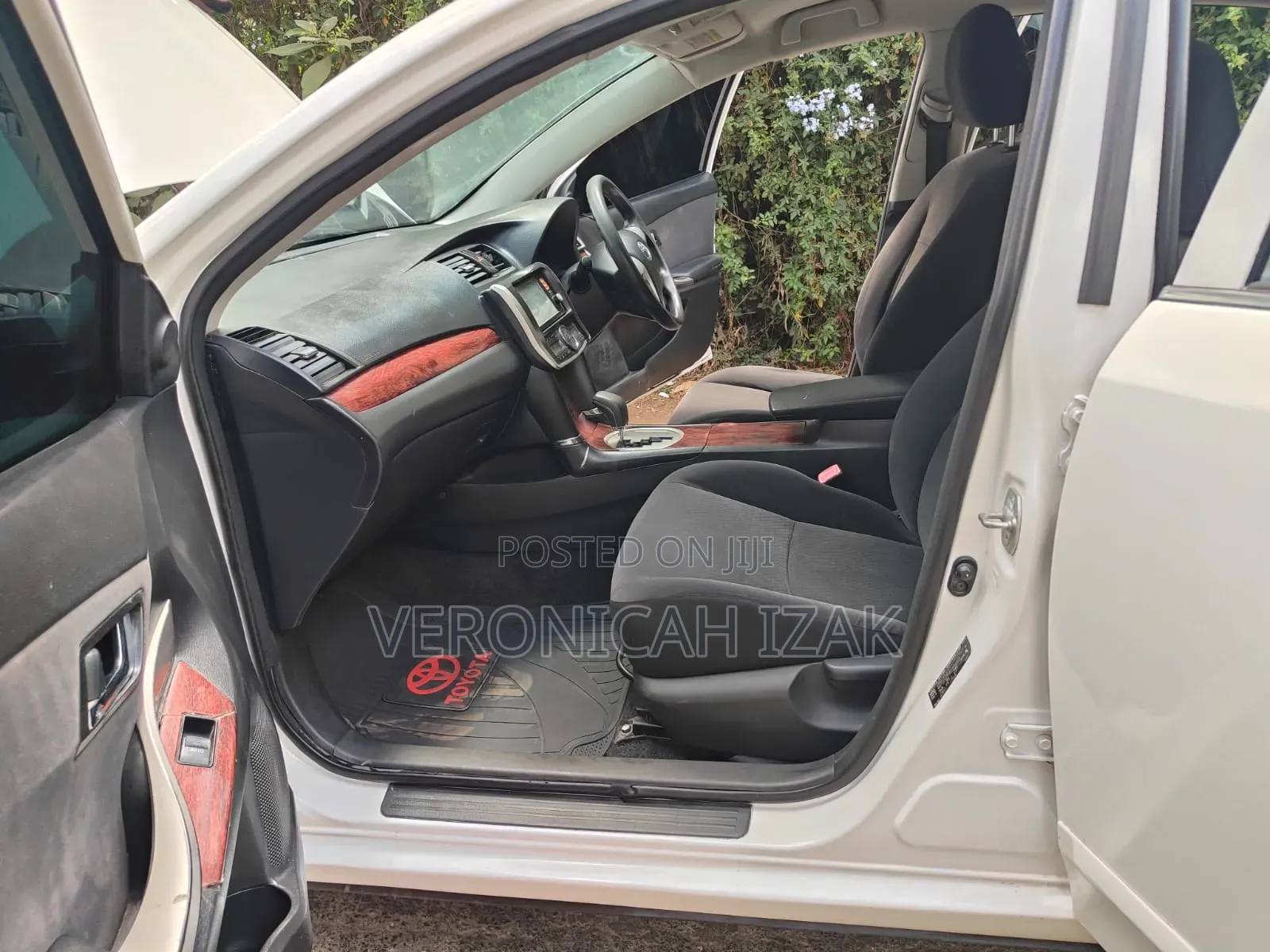 Toyota Premio 2010 White