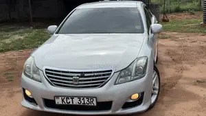 Toyota Crown 2012 Silver