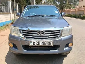 Toyota Hilux 2014 Gray