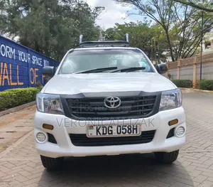 Toyota Hilux 2015