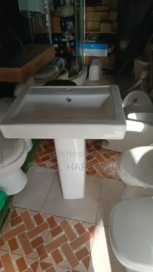 Pedestal Basin Square