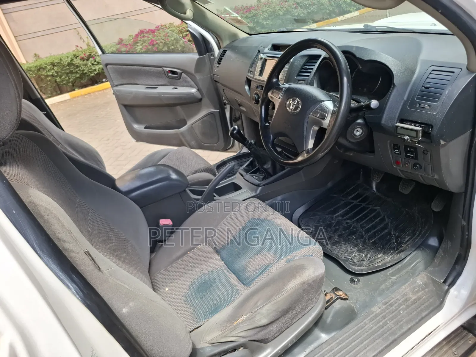Toyota Hilux 2014 Off white