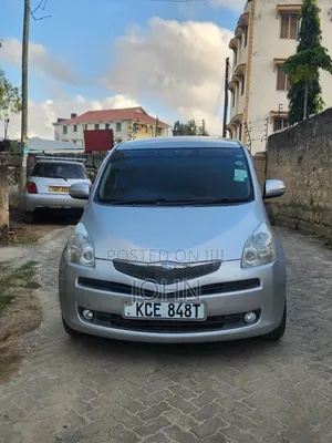 Toyota Ractis 2009 Silver