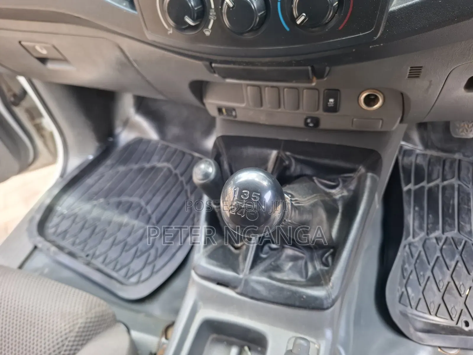 Toyota Hilux 2014 Off white