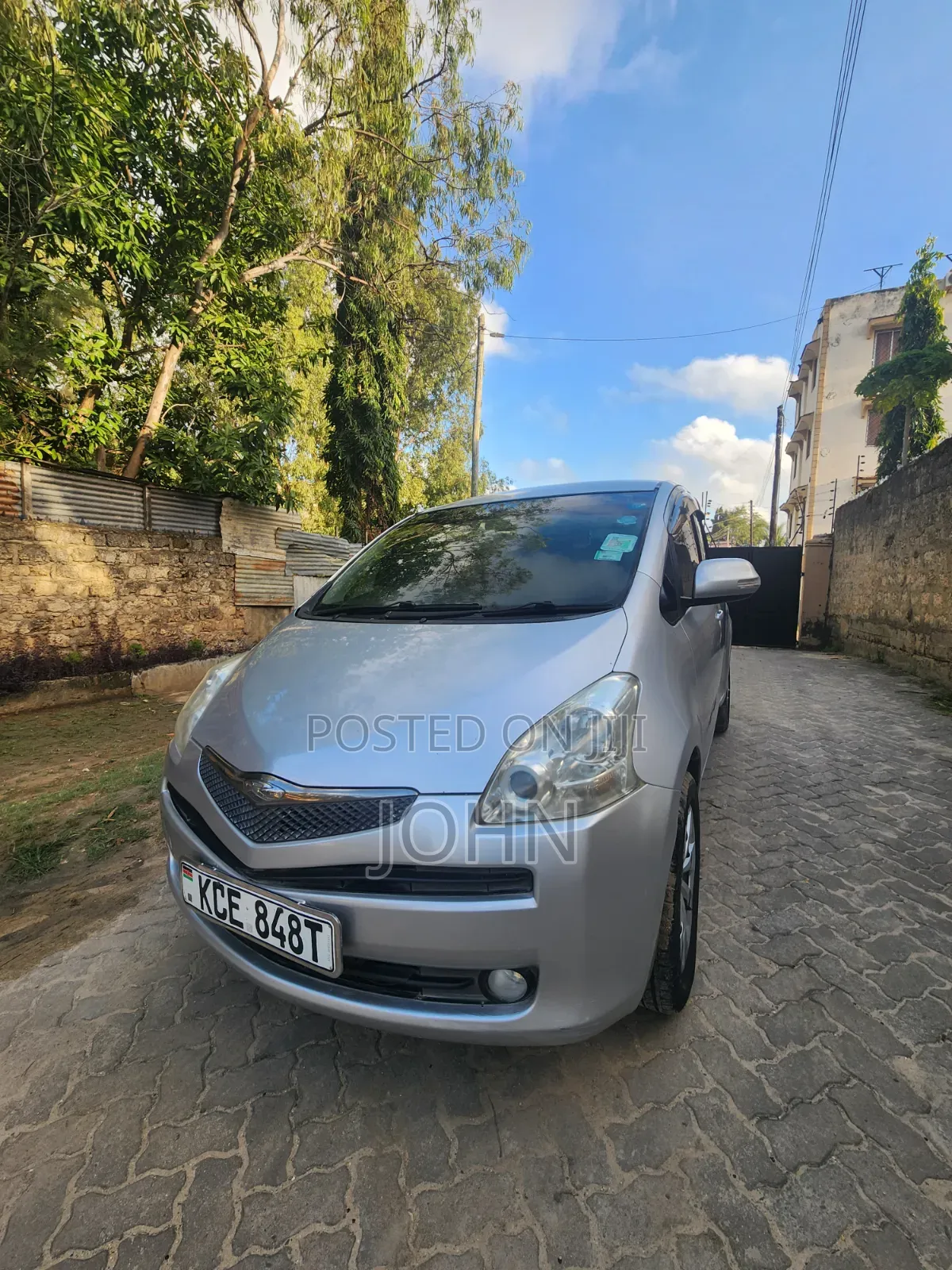 Toyota Ractis 2009 Silver