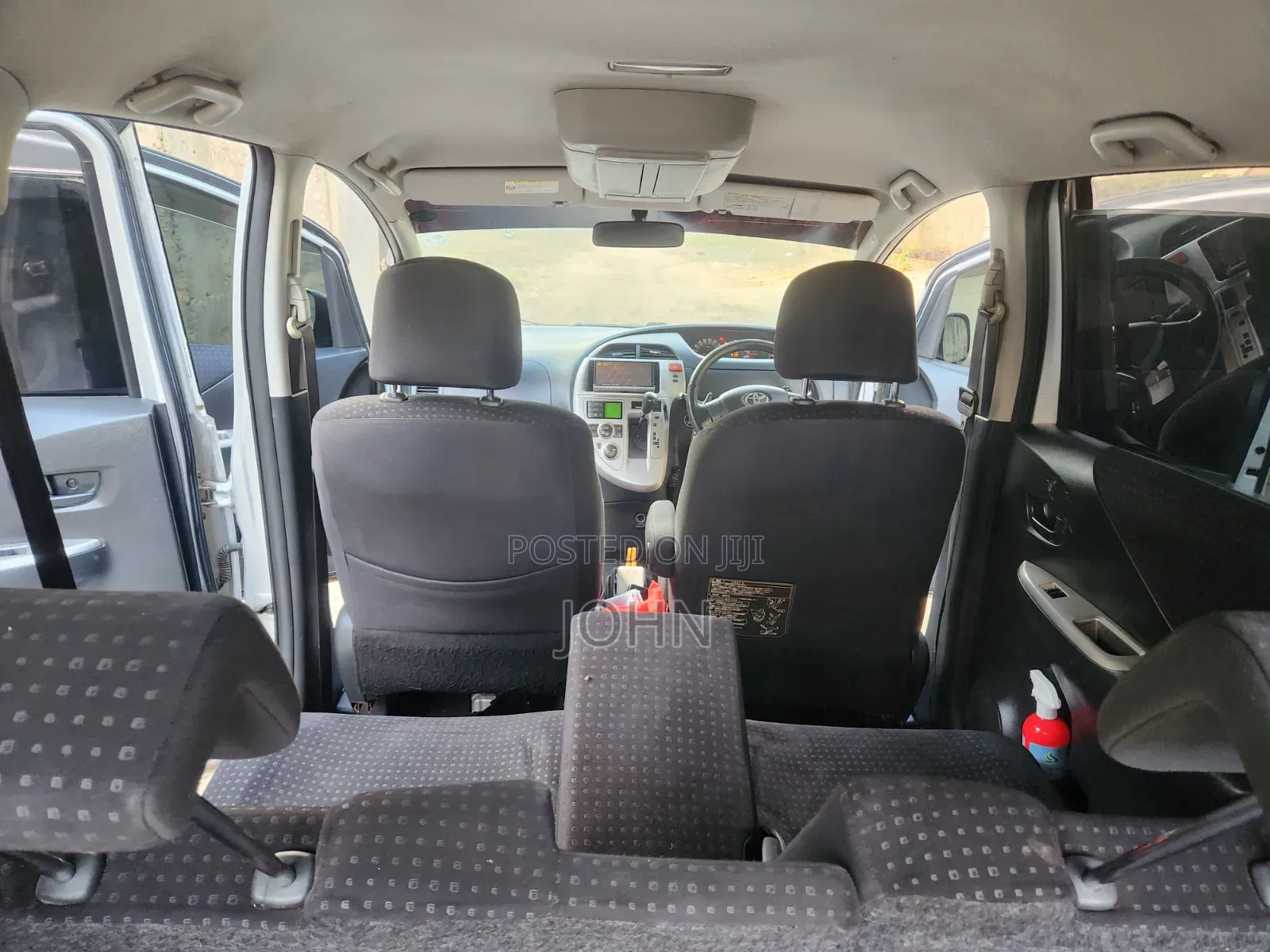 Toyota Ractis 2009 Silver
