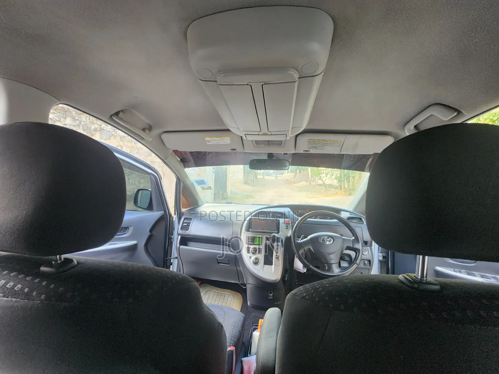 Toyota Ractis 2009 Silver