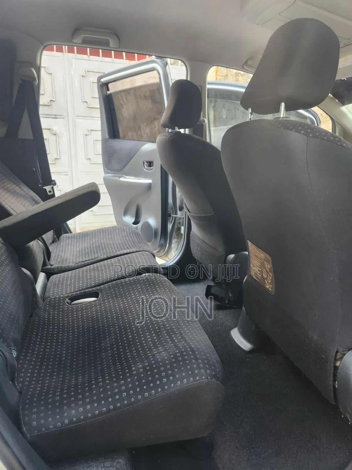 Toyota Ractis 2009 Silver