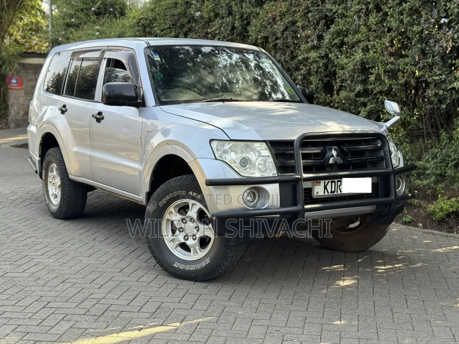 Mitsubishi Pajero 2010 Silver