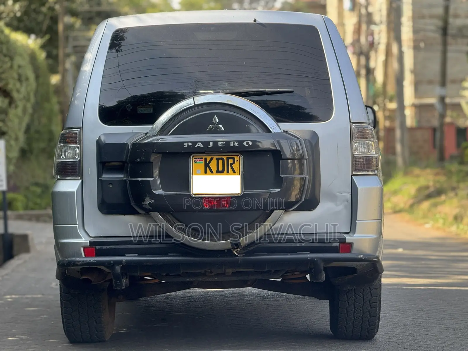 Mitsubishi Pajero 2010 Silver