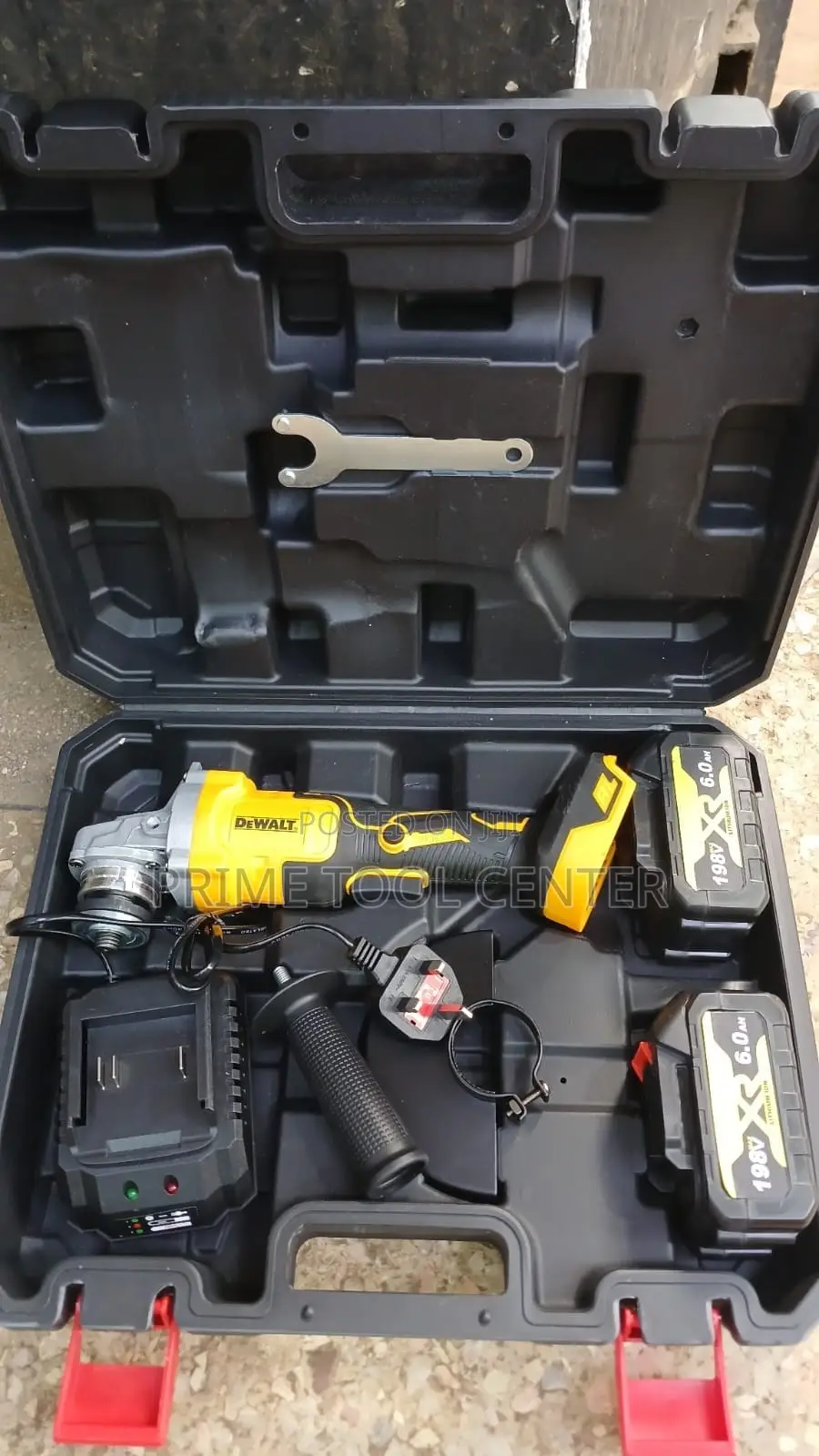 DEWALT CORDLESS ANGLE GRINDER SET